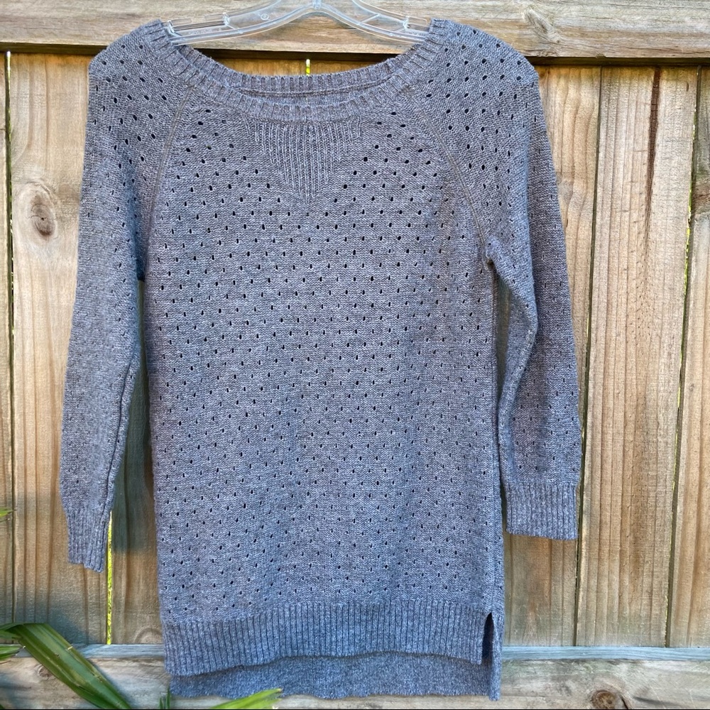 American Eagle Gray Knit Throw Over Sweater